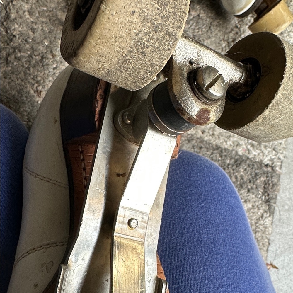 1970’s Betty Little Hyde White leather Classic Roller Skates. 10” Sz 8-9? - Picture 9 of 14